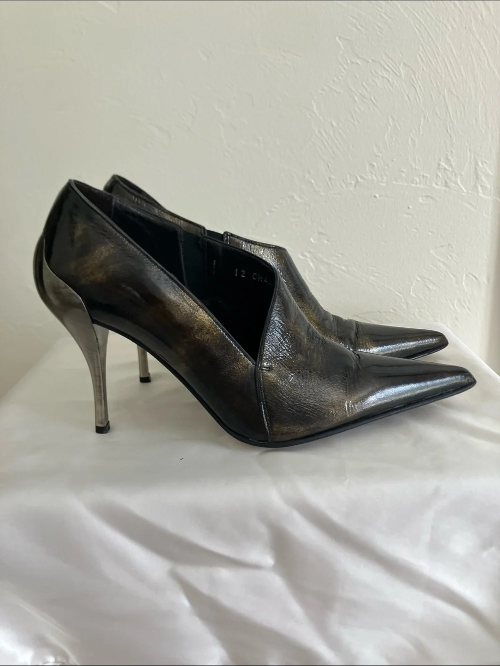 Donald J. Pliner Black and Metallic Bronze “Chad” Pointed Slip-On Pumps